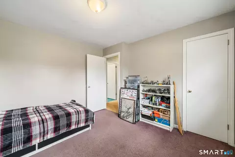 Bedroom - 51 Sky View Cir, Hamden, CT 06514 photo 5 of 11