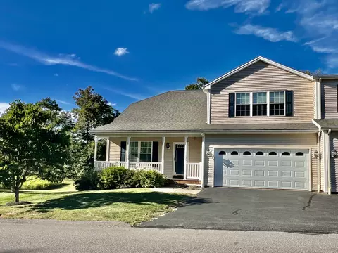 65 Oak Meadow Ln #65, Torrington, CT 06790