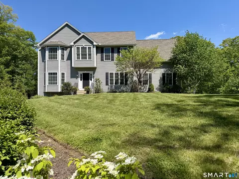 7 Jet Brook Rd, Newtown, CT 06470