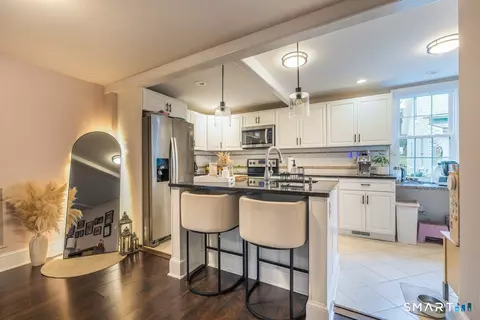 Kitchen - 33 Jerusalem Hl, Trumbull, CT 06611 photo 5 of 5