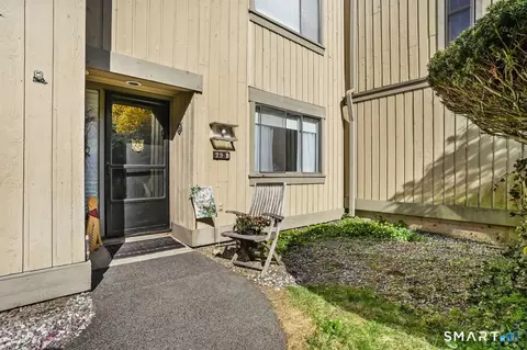 29 Heritage Vlg #B, Southbury, CT 06488