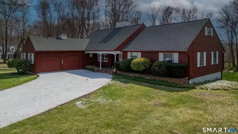 174 Southwest Rd, Waterbury, CT 06708