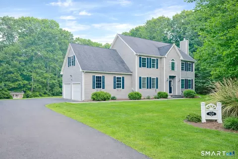 240 Tom Swamp Rd, Hamden, CT 06518