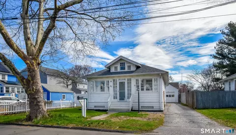 47 Shanley St, Stratford, CT 06615