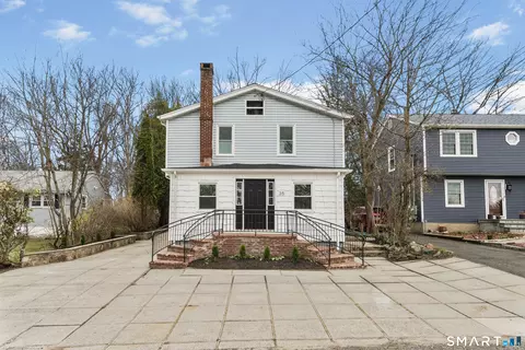 35 Elberta Ave, Trumbull, CT 06611