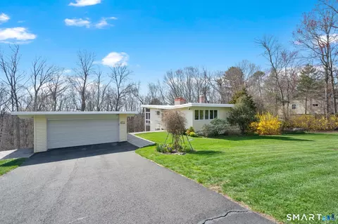 93 Cedar Ridge Dr, Glastonbury, CT 06033