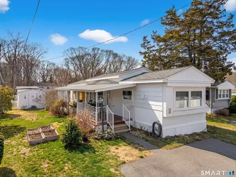 23 Linden Ave N, Westbrook, CT 06498