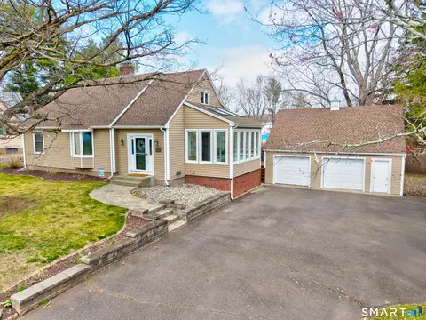 21 Weymouth Rd, Enfield, CT 06082