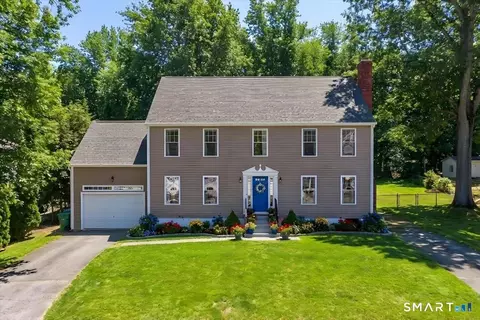 11 Beverly Rd, Waterford, CT 06385