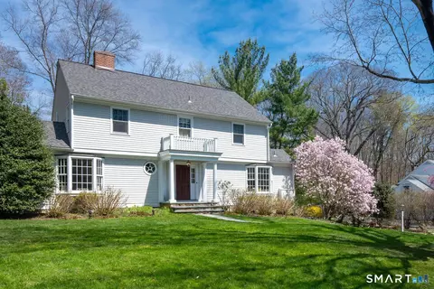 10 Queens Ln, Darien, CT 06820