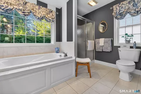 Bath - 3 Windward Dr #3, Niantic, CT 06357 photo 5 of 7