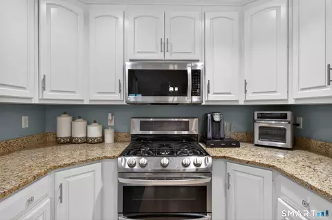 Kitchen - 3 Windward Dr #3, Niantic, CT 06357 photo 2 of 4
