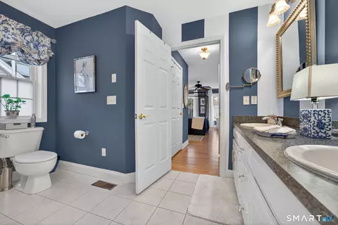 Bath - 3 Windward Dr #3, Niantic, CT 06357 photo 2 of 7