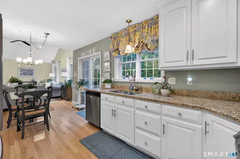 Kitchen - 3 Windward Dr #3, Niantic, CT 06357 photo 4 of 4