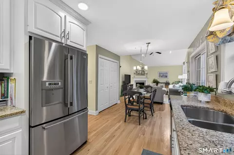 Kitchen - 3 Windward Dr #3, Niantic, CT 06357 photo 3 of 4