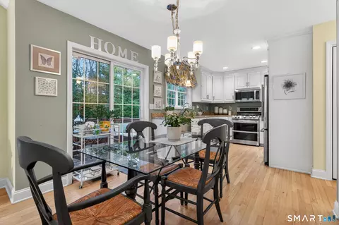 Dining - 3 Windward Dr #3, Niantic, CT 06357 photo 2 of 5