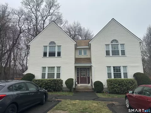 14 Pinney St #32, Ellington, CT 06029