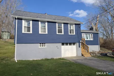 226 Pumpkin Hill Rd, Mystic, CT 06355