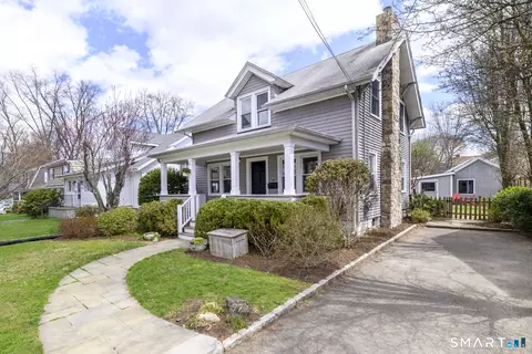 77 Rachelle Ave, Stamford, CT 06905