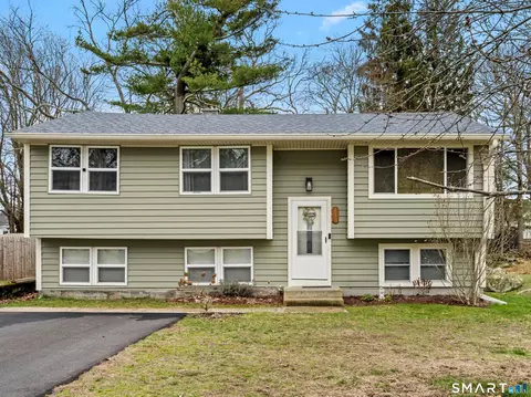 113 Warner St, Groton, CT 06340