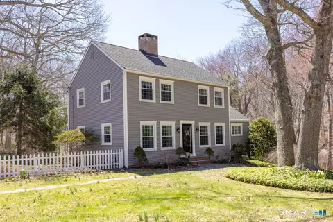 1 Oakridge Dr, Old Lyme, CT 06371