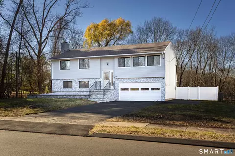 5 Prasser Dr, East Hartford, CT 06118