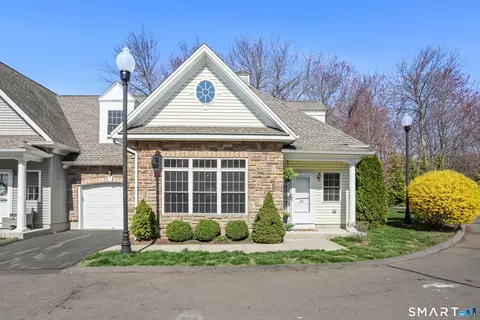 32 Lucius Ct #32, Milford, CT 06460