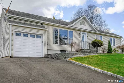 240 Shepard Ave, Hamden, CT 06514
