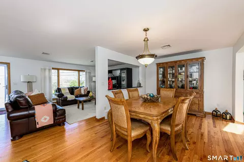 Dining - 240 Shepard Ave, Hamden, CT 06514 photo 2 of 2