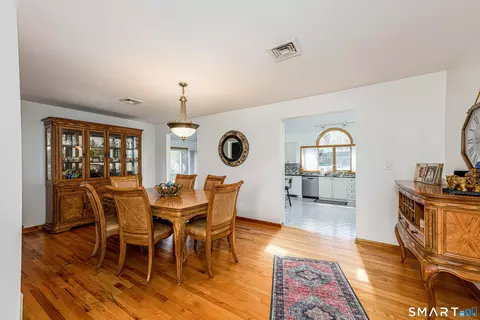 Dining - 240 Shepard Ave, Hamden, CT 06514 photo 1 of 2