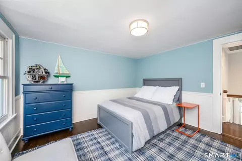 Bedroom - 15 Beach Dr, Darien, CT 06820 photo 3 of 6