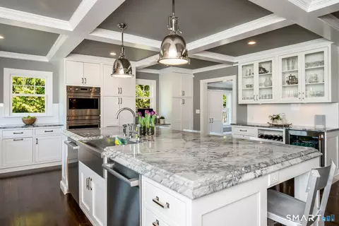 Kitchen - 15 Beach Dr, Darien, CT 06820 photo 3 of 4