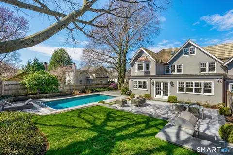 Exterior - 15 Beach Dr, Darien, CT 06820 photo 3 of 4
