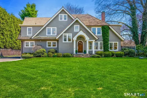 15 Beach Dr, Darien, CT 06820