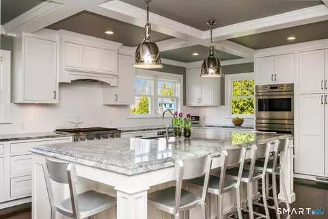 Kitchen - 15 Beach Dr, Darien, CT 06820 photo 2 of 4