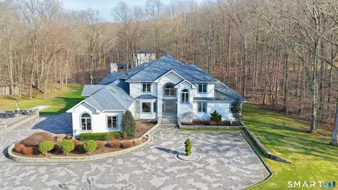39 Golden Hill Ln, Shelton, CT 06484