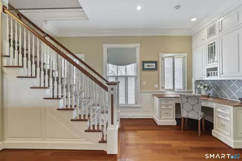 Entry Way - 5 Viewpoint Ln, Ellington, CT 06029 photo 4 of 7