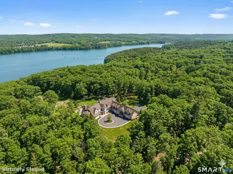 5 Viewpoint Ln, Ellington, CT 06029