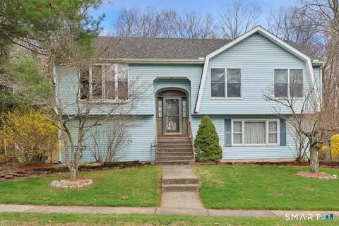 314 Timber Ridge Rd, Middletown, CT 06457
