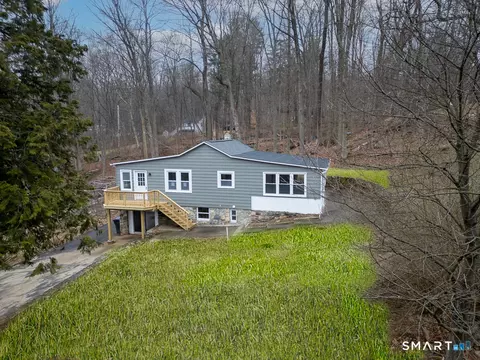 4 Ingleside Rd, New Fairfield, CT 06812