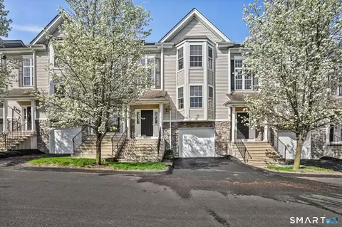 1004 Sienna Dr #1004, Danbury, CT 06810