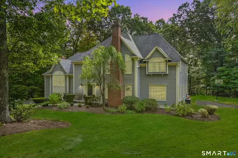 96 Coventry Ln, Trumbull, CT 06611