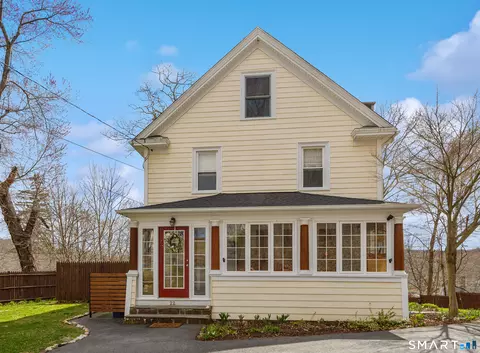 22 Summit St, Ivoryton, CT 06442