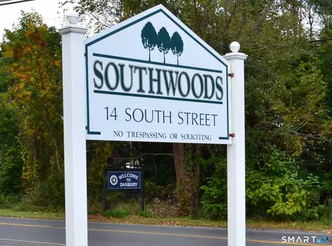 14 South St #32, Danbury, CT 06810