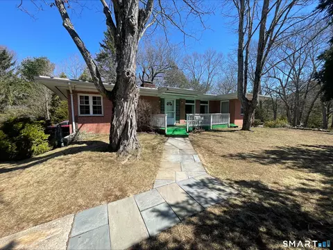 102 W Bridge St, Deep River, CT 06417
