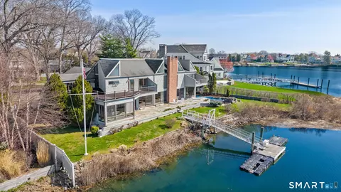 21 Covlee Dr, Westport, CT 06880