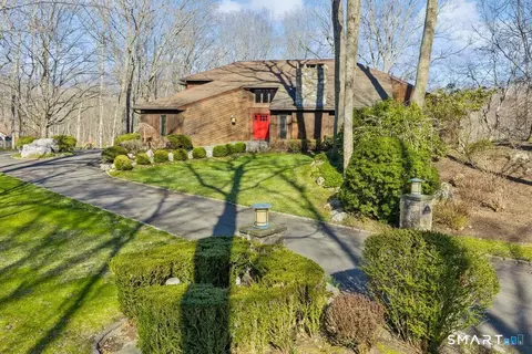9 Patchen Ln, Weston, CT 06883