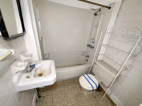 Bath - 22 Helen St, Hamden, CT 06518 photo 2 of 2