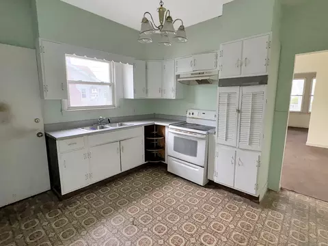 Kitchen - 22 Helen St, Hamden, CT 06518 photo 1 of 3