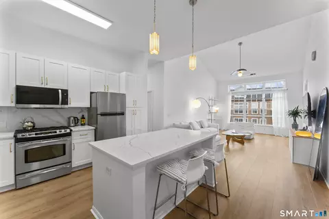 850 E Main St #524, Stamford, CT 06902